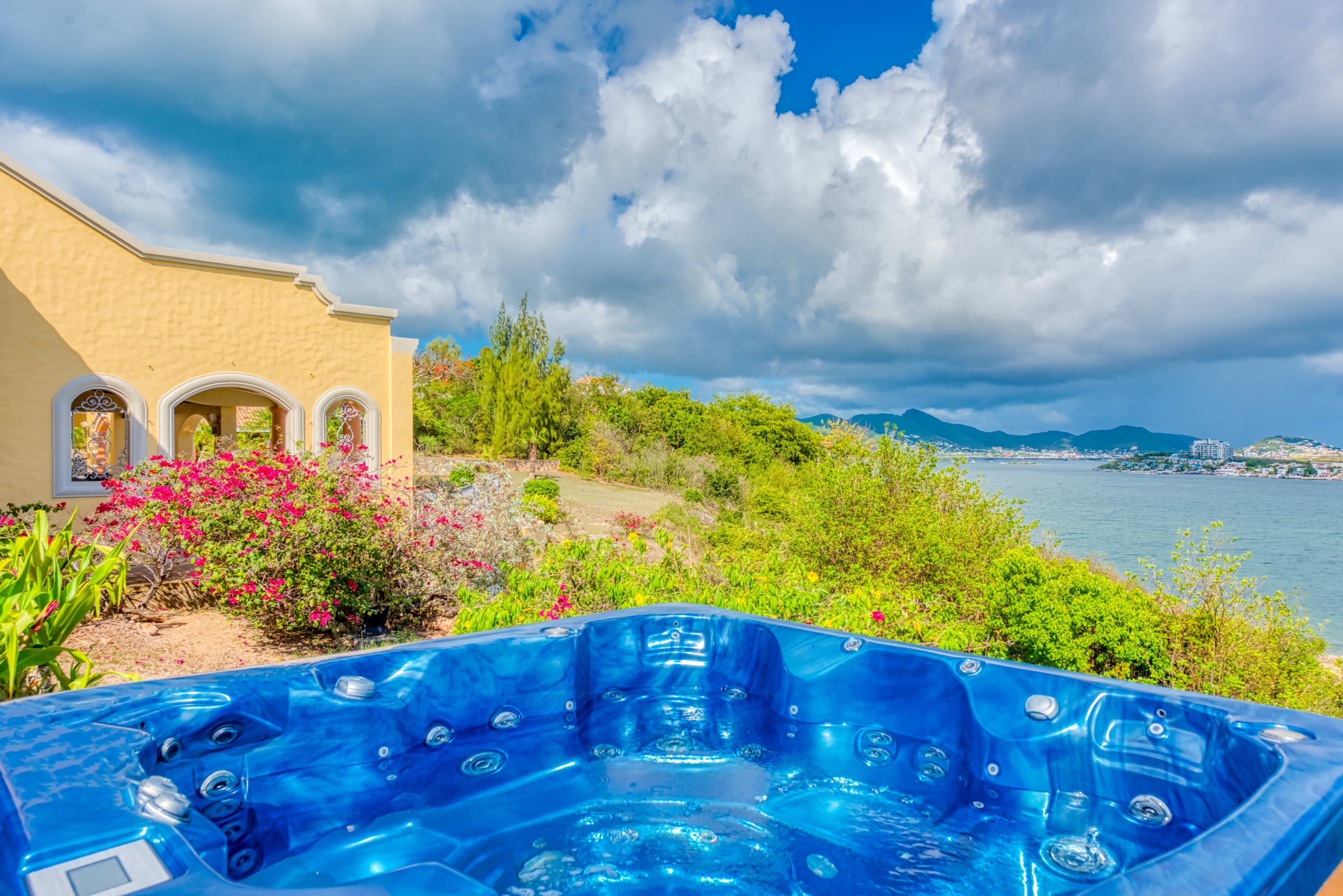 Villa Terre Azure, Terres Basses Villa with Lagoon Views and a 50-Foot Infinity Pool - Photo 5