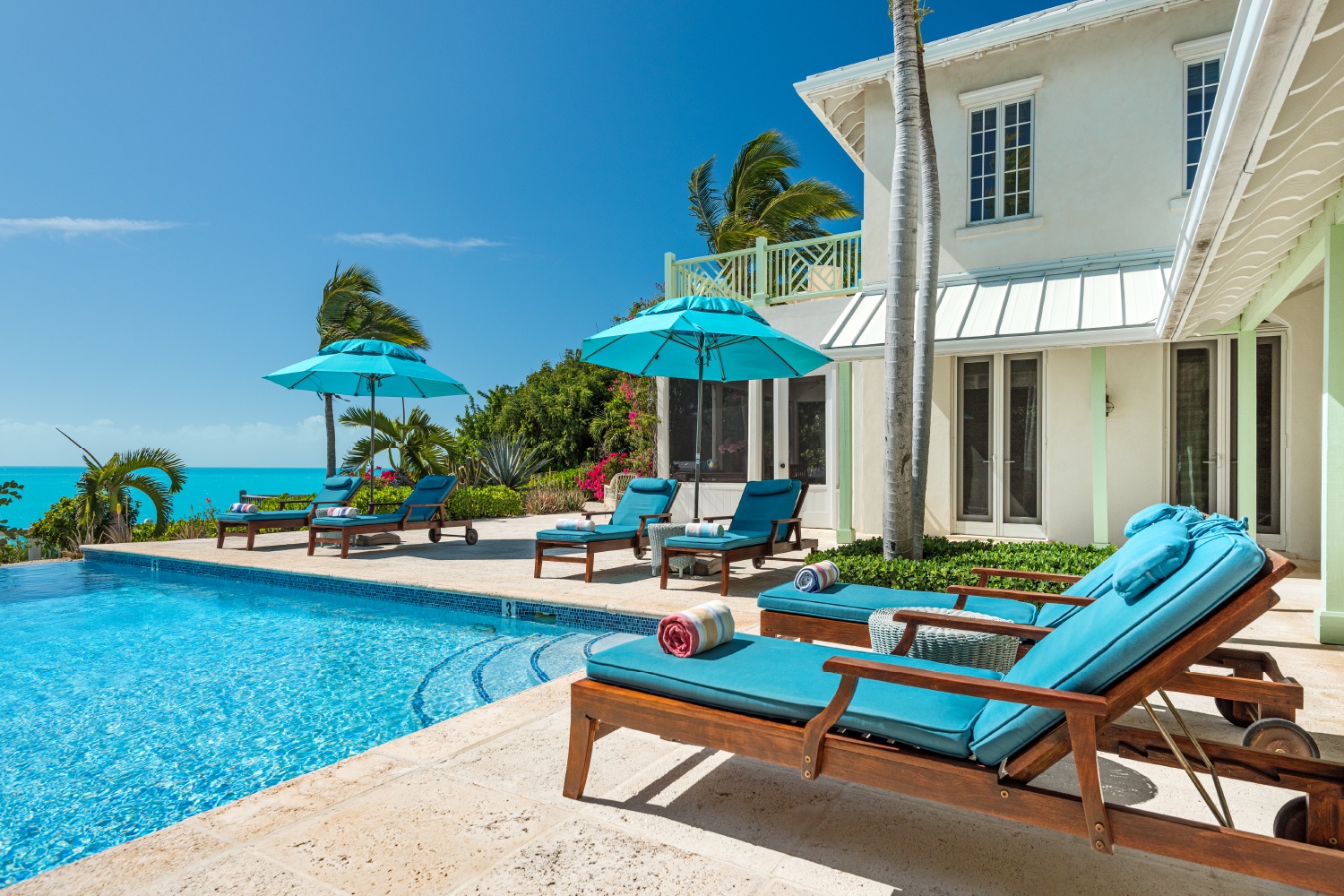 Villa Turquesa, Sapodilla Bay Beachfront Villa with Private Dock and Infinity Pool Gallery 3