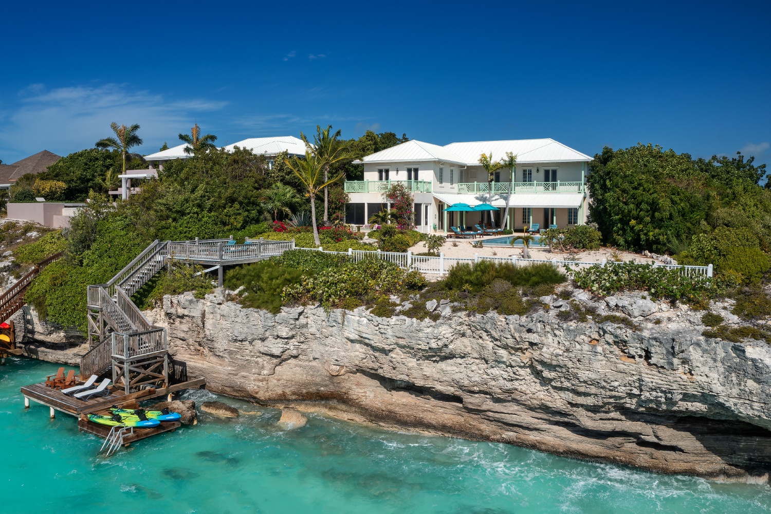 Villa Turquesa, Sapodilla Bay Beachfront Villa with Private Dock and Infinity Pool - Photo 5