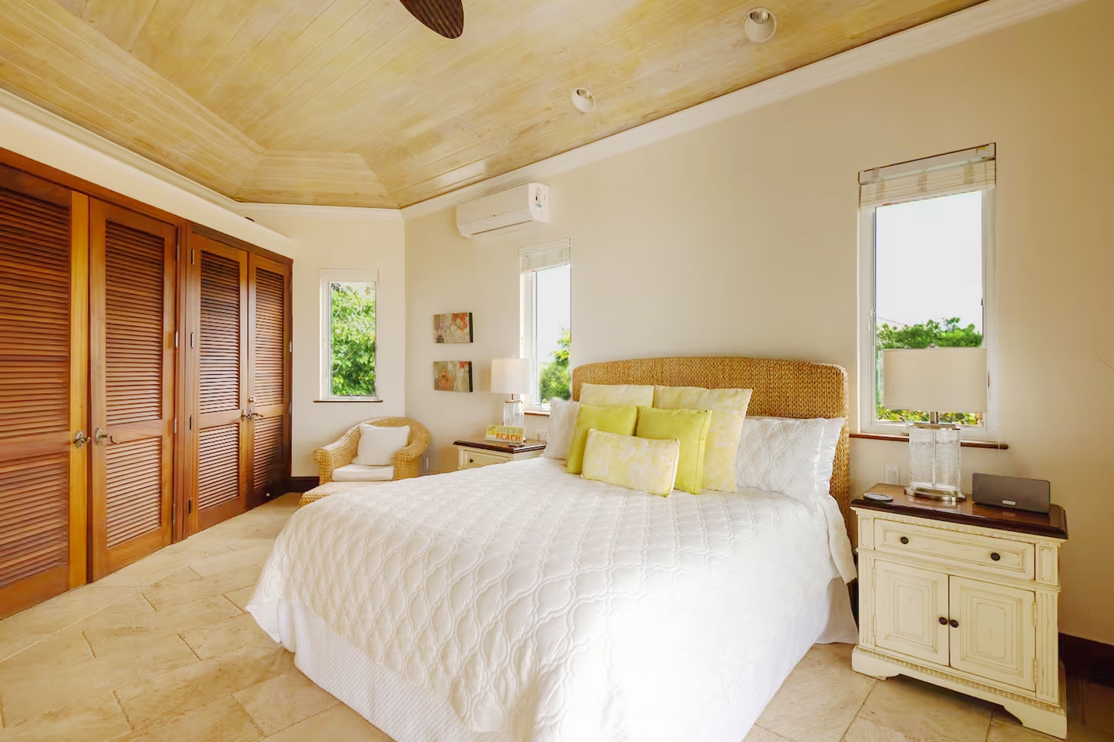 Villa Valentina, Beachfront Grace on Providenciales with Infinity Pool, Dock and Sea Views - Photo 17