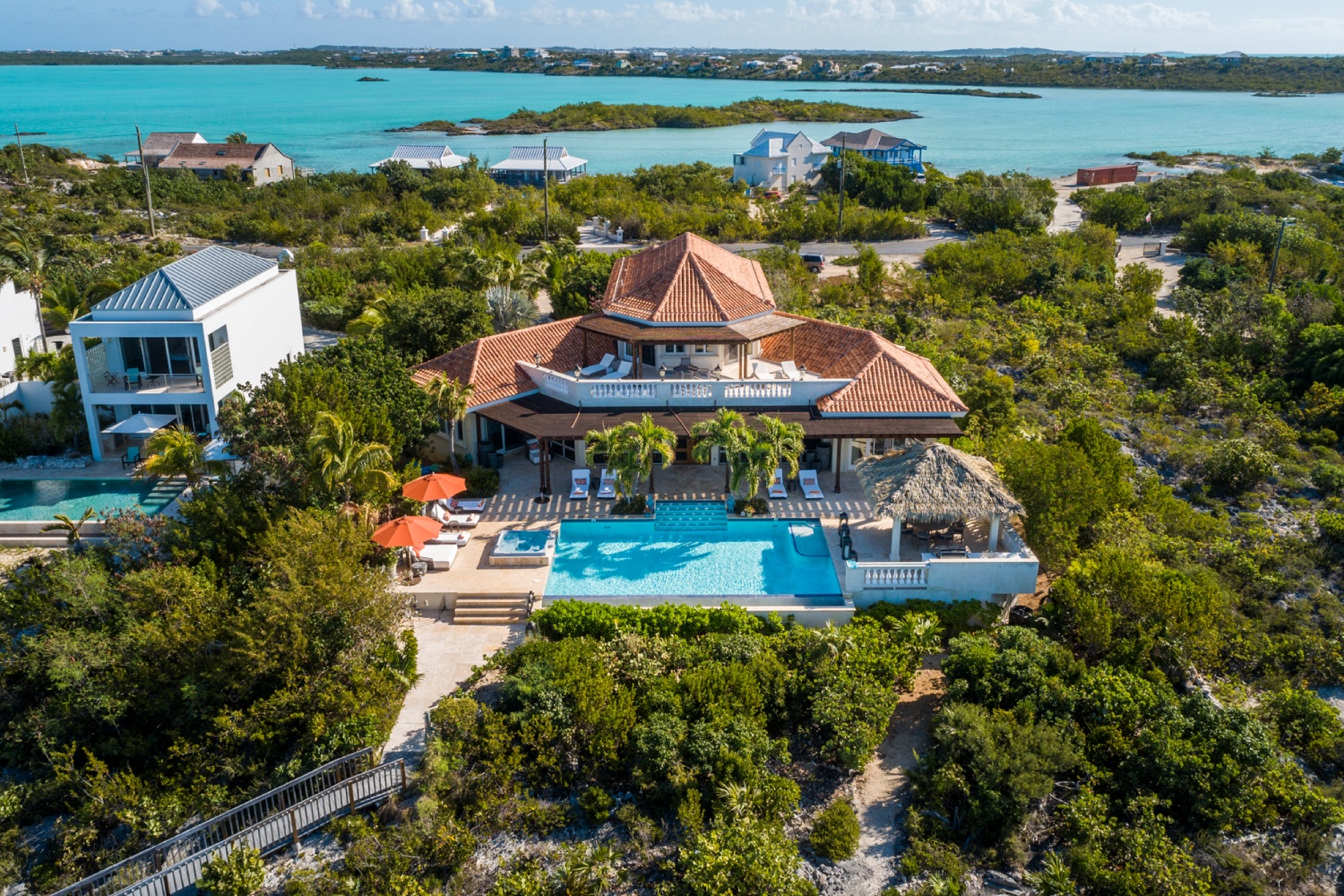 Villa Valentina, Beachfront Grace on Providenciales with Infinity Pool, Dock and Sea Views - Photo 22