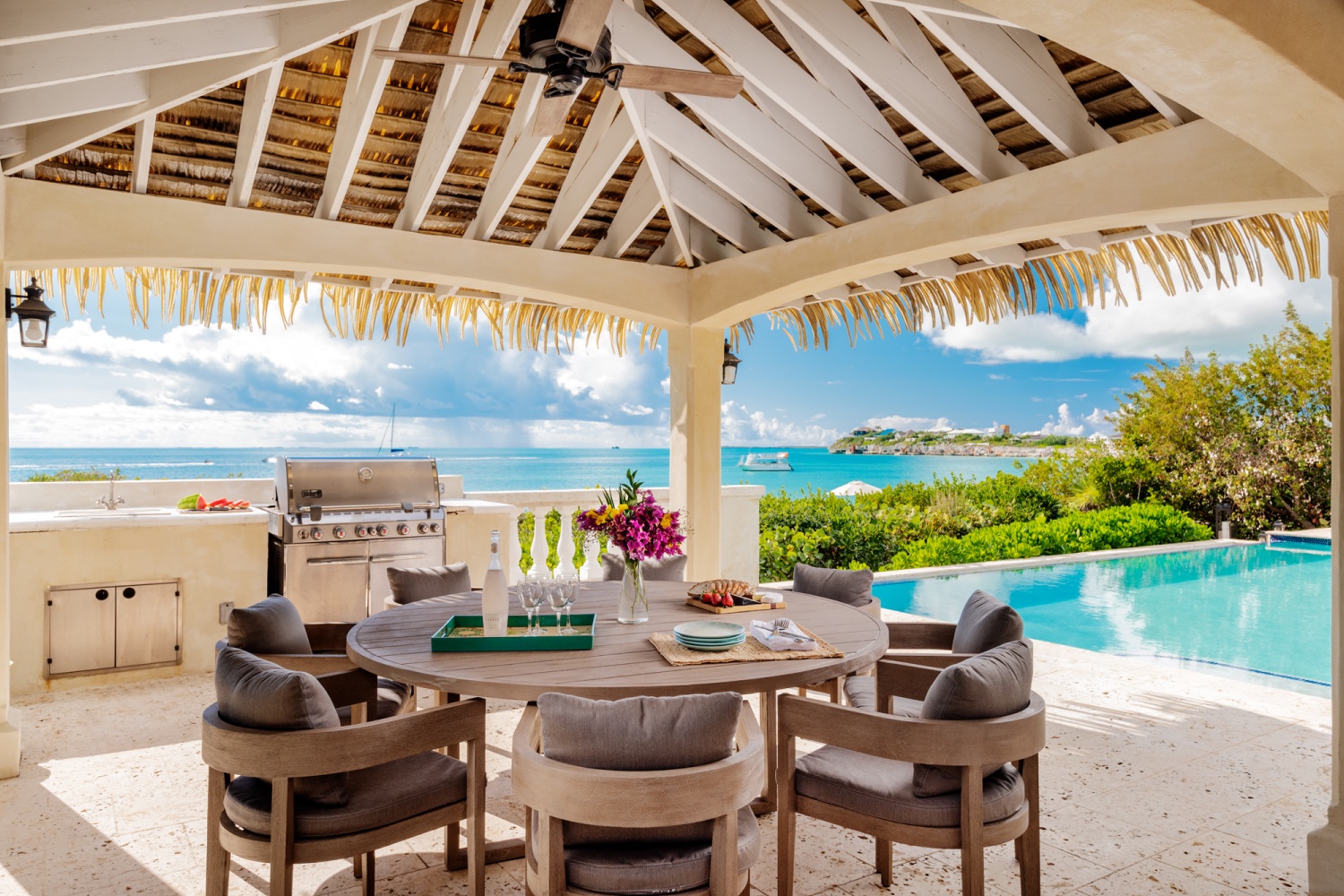 Villa Valentina, Beachfront Grace on Providenciales with Infinity Pool, Dock and Sea Views - Photo 5