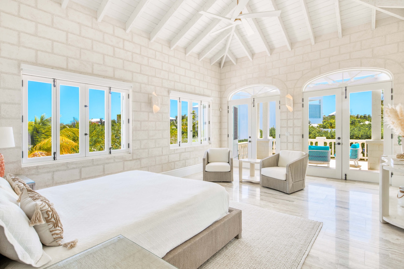 Villa Vamar on Taylor Bay Beach, Private Oceanfront Provo Villa for 12 - Photo 20