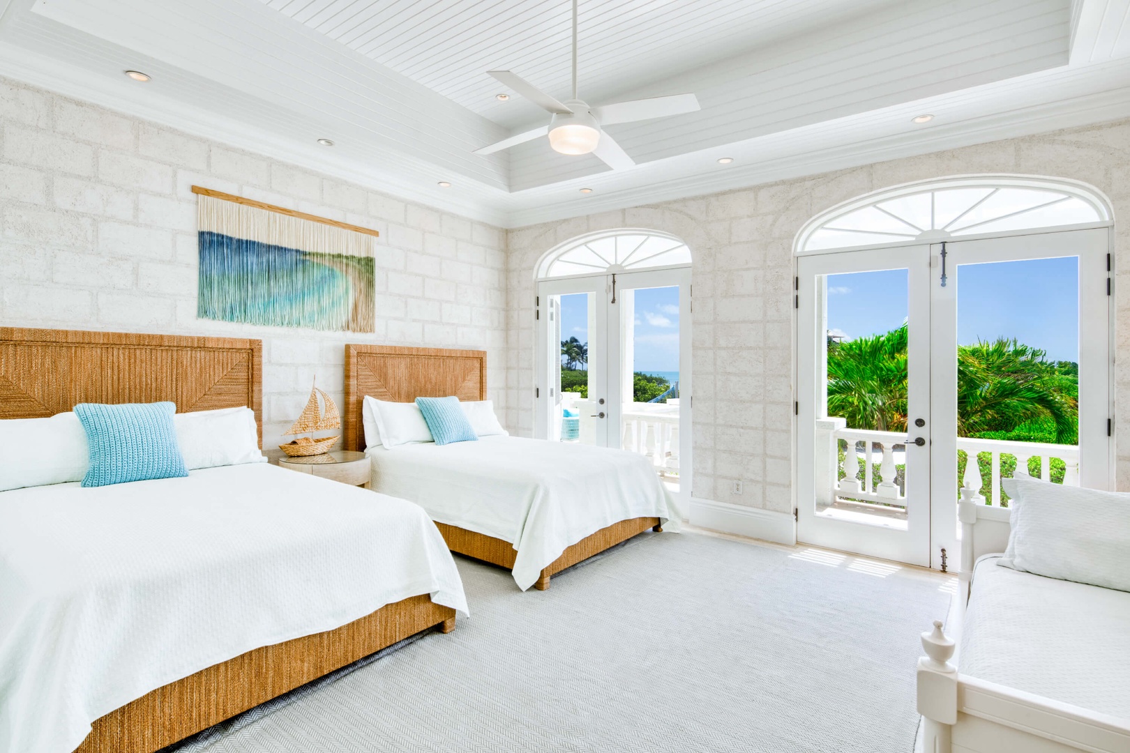 Villa Vamar on Taylor Bay Beach, Private Oceanfront Provo Villa for 12 - Photo 24