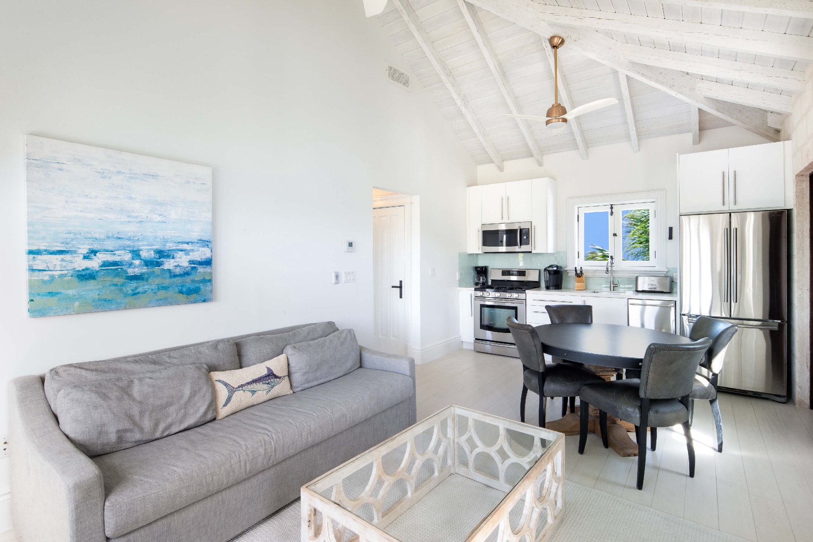 Villa Vamar on Taylor Bay Beach, Private Oceanfront Provo Villa for 12 - Photo 31