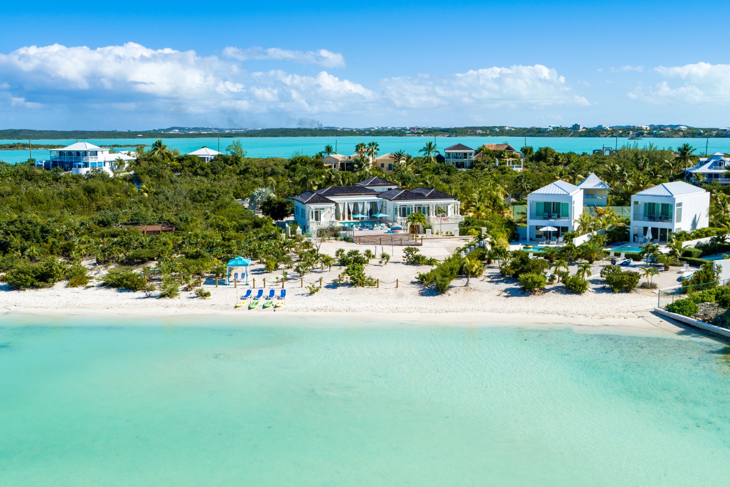 Villa Vamar on Taylor Bay Beach, Private Oceanfront Provo Villa for 12 - Photo 46