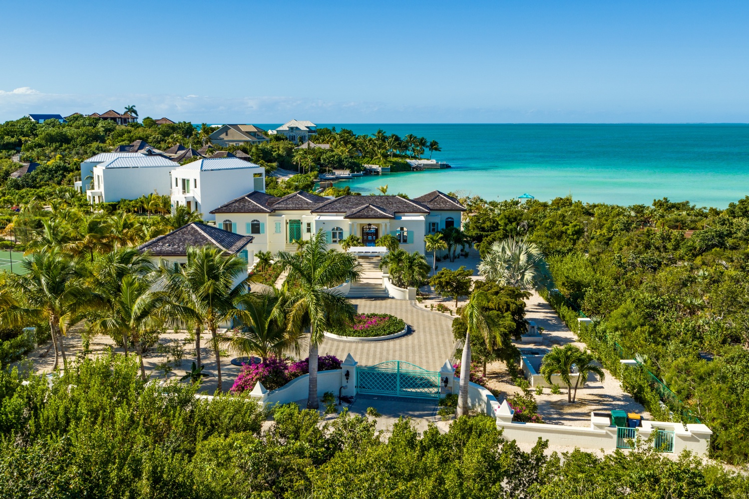 Villa Vamar on Taylor Bay Beach, Private Oceanfront Provo Villa for 12 - Photo 54