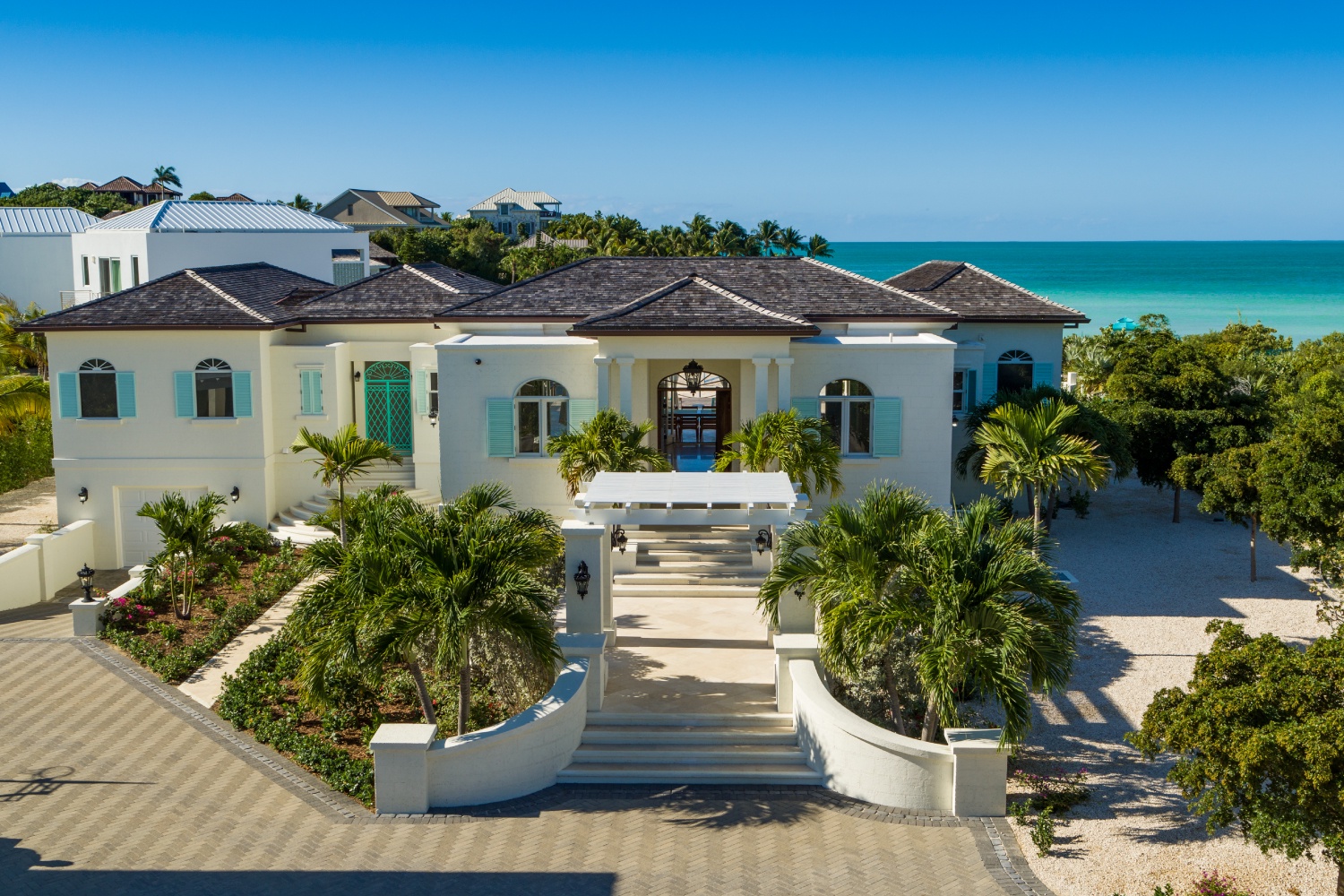 Villa Vamar on Taylor Bay Beach, Private Oceanfront Provo Villa for 12 - Photo 7