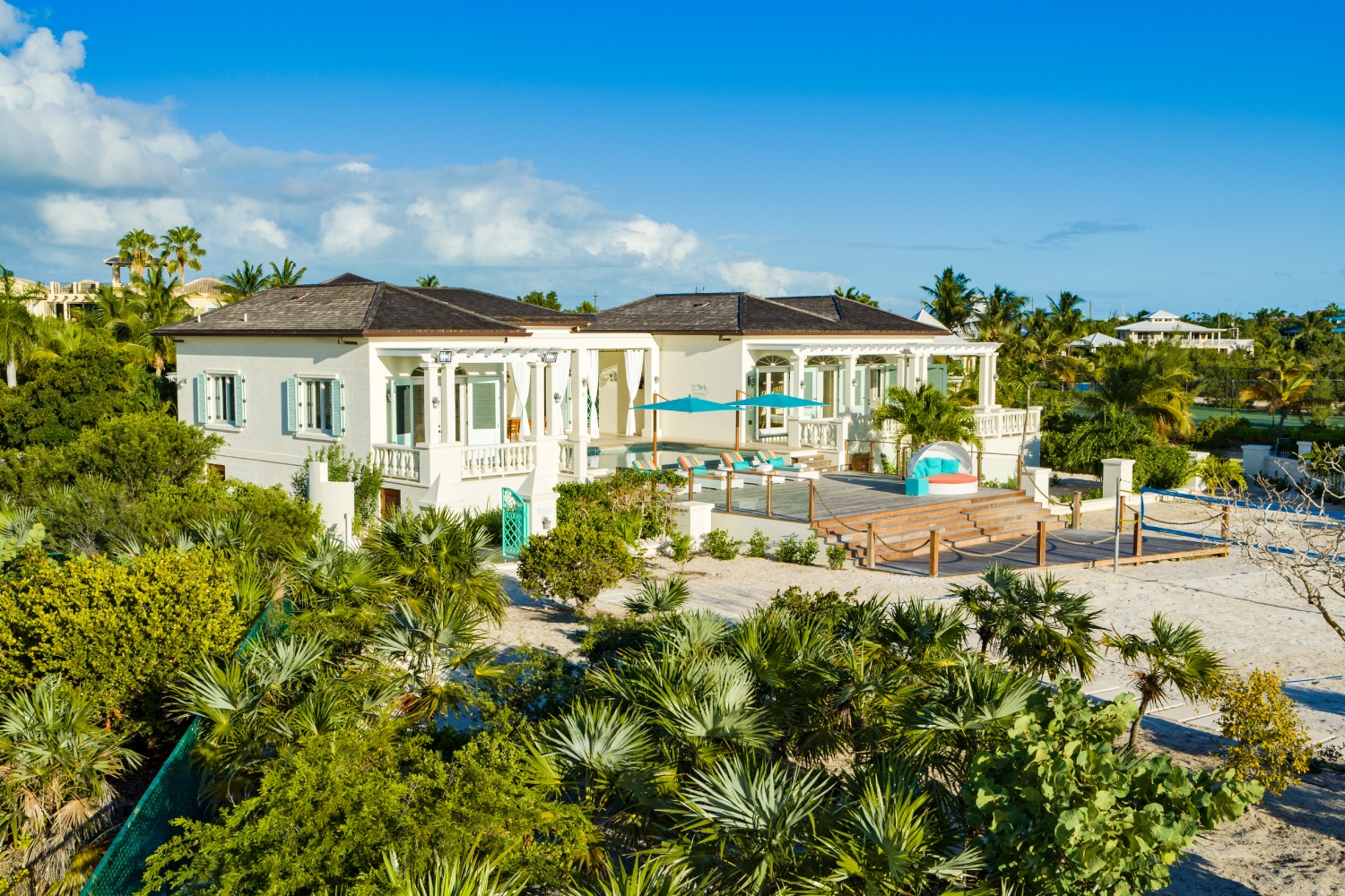 Villa Vamar on Taylor Bay Beach, Private Oceanfront Provo Villa for 12 - Photo 8