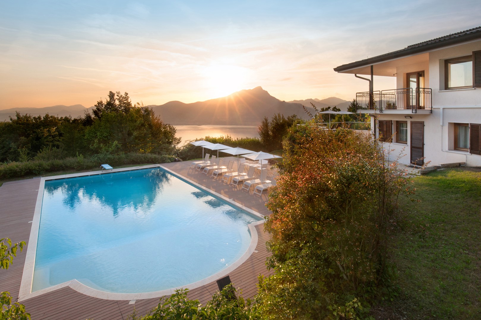 Villa Viù, Hilltop Lake Garda Villa with Private Pool, Spa and Four Double Bedrooms - Photo 15