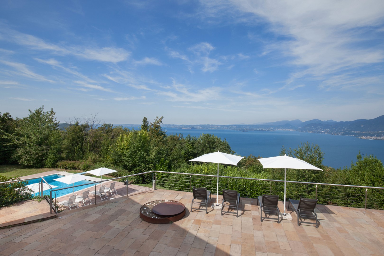 Villa Viù, Hilltop Lake Garda Villa with Private Pool, Spa and Four Double Bedrooms - Photo 17