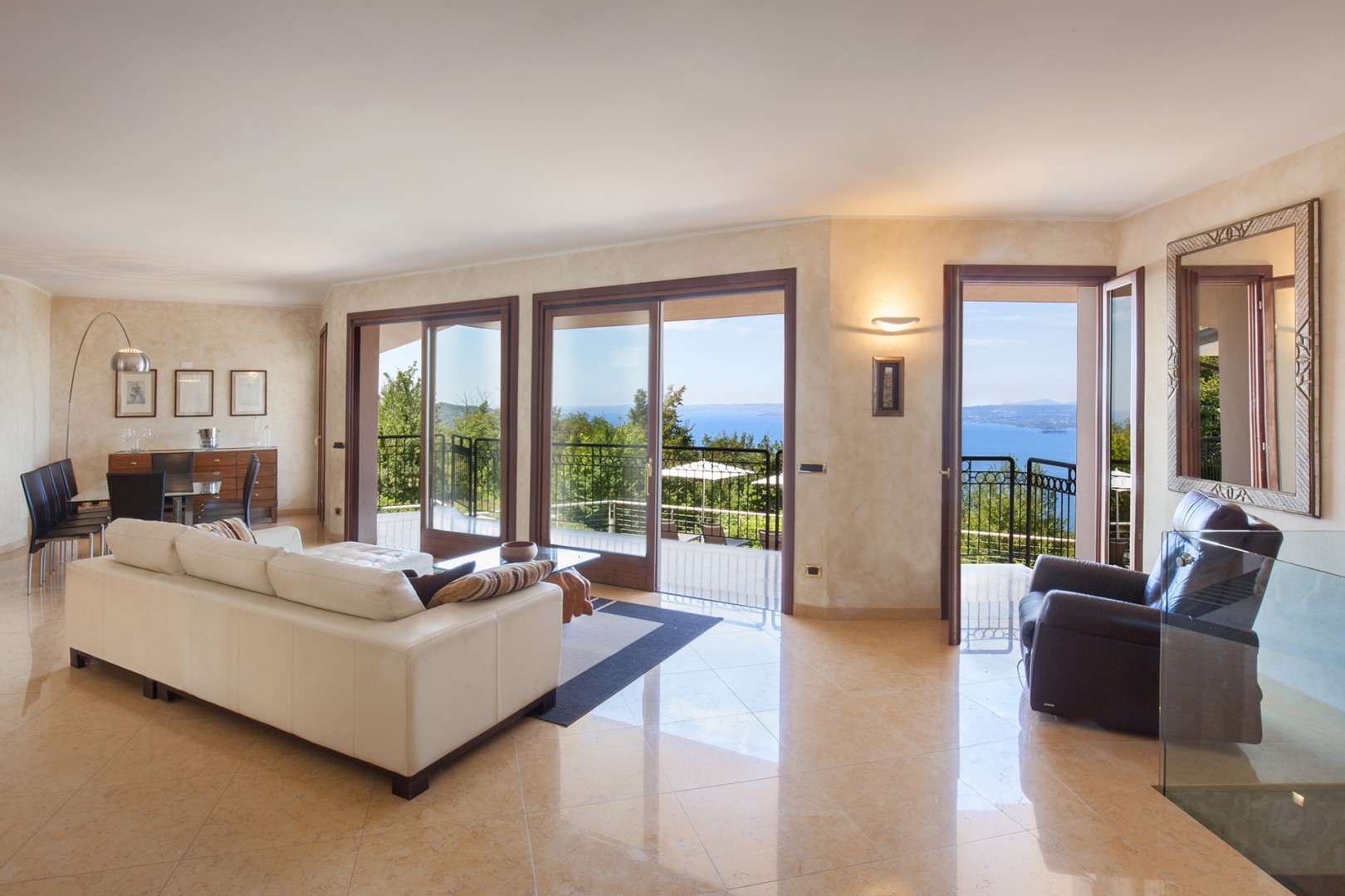 Villa Viù, Hilltop Lake Garda Villa with Private Pool, Spa and Four Double Bedrooms - Photo 25