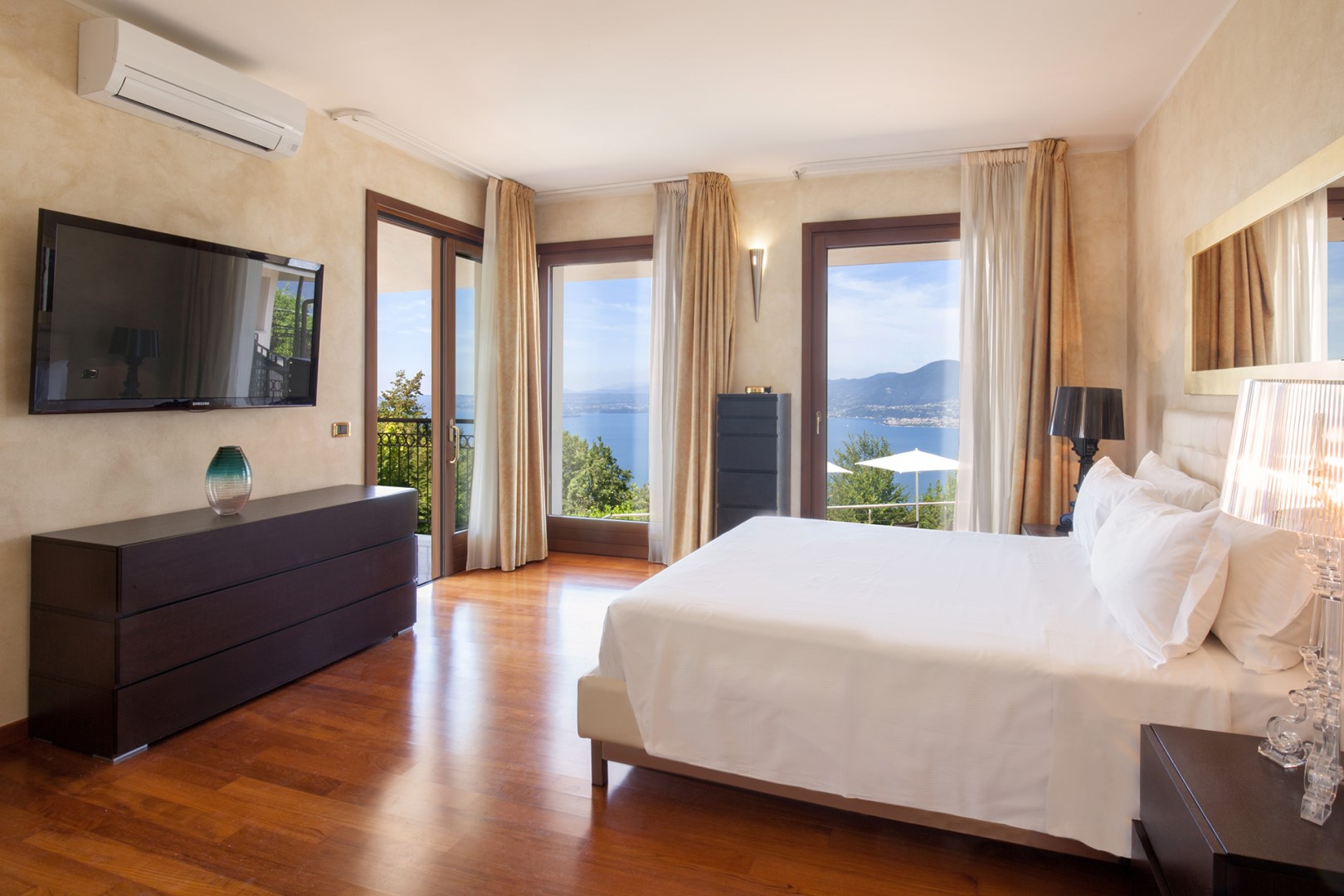 Villa Viù, Hilltop Lake Garda Villa with Private Pool, Spa and Four Double Bedrooms Gallery 3