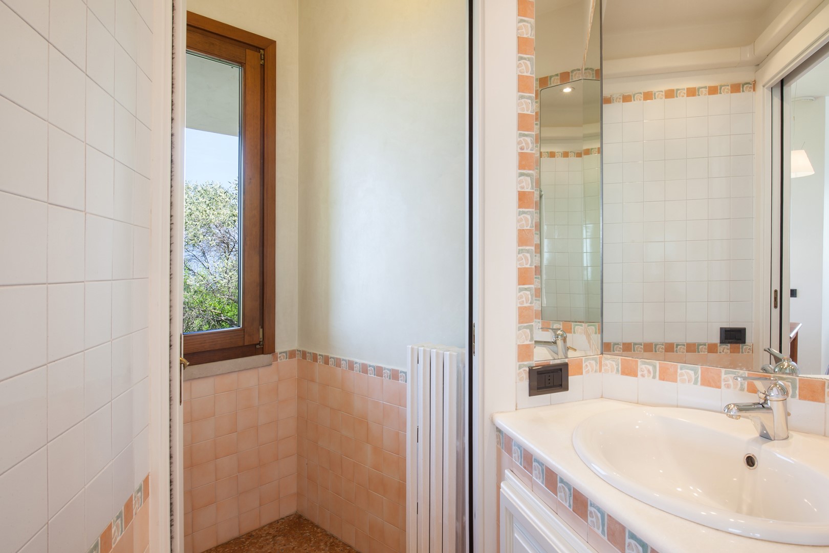 Villa Viù, Hilltop Lake Garda Villa with Private Pool, Spa and Four Double Bedrooms - Photo 44