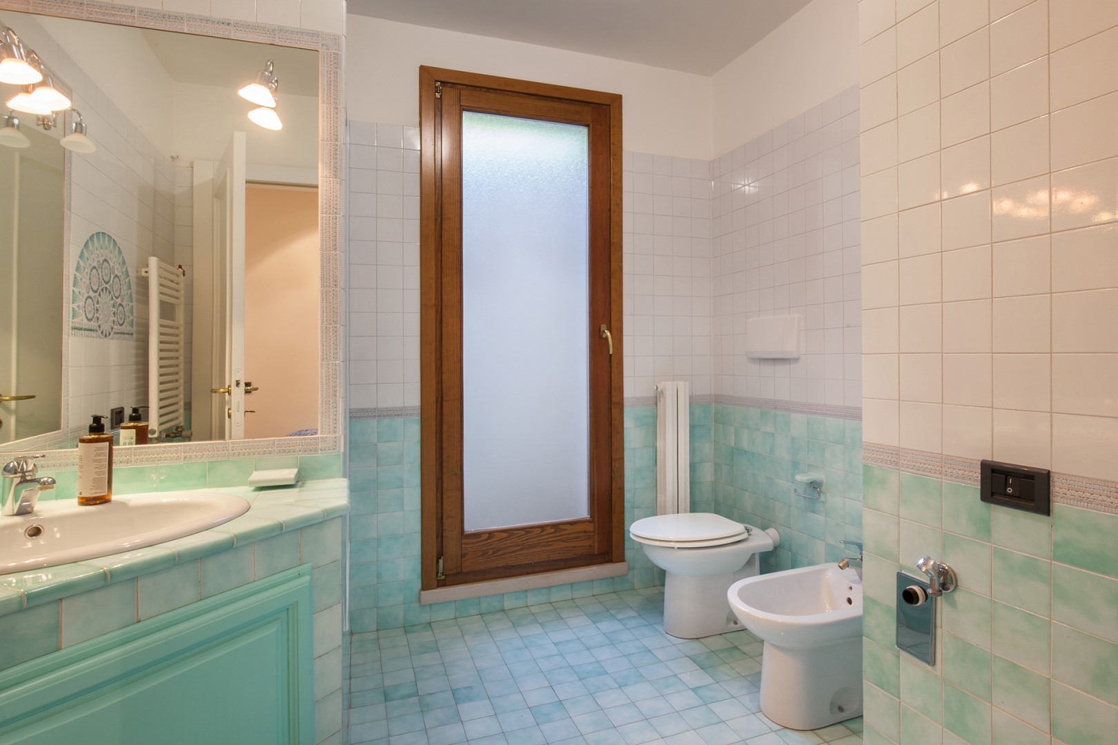 Villa Viù, Hilltop Lake Garda Villa with Private Pool, Spa and Four Double Bedrooms - Photo 45