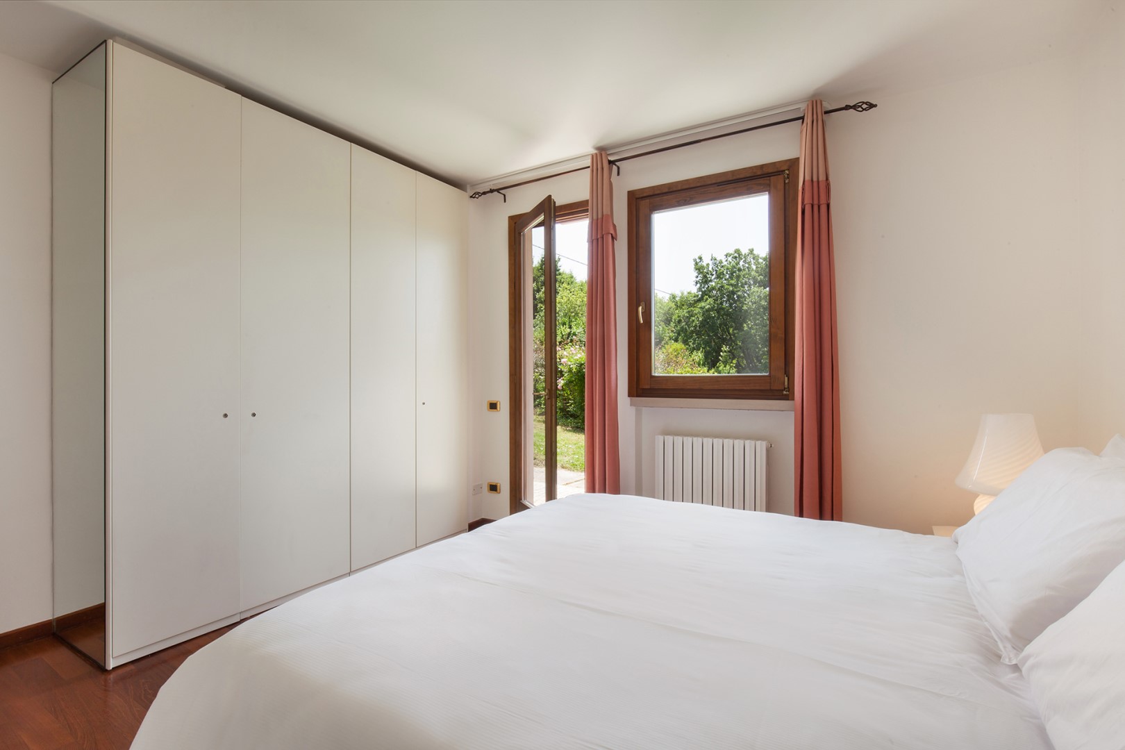 Villa Viù, Hilltop Lake Garda Villa with Private Pool, Spa and Four Double Bedrooms - Photo 48