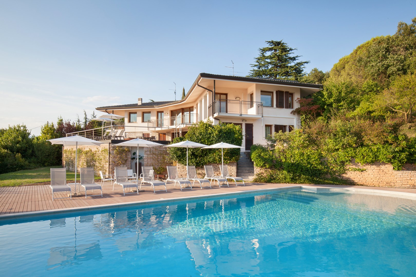 Villa Viù, Hilltop Lake Garda Villa with Private Pool, Spa and Four Double Bedrooms - Photo 6