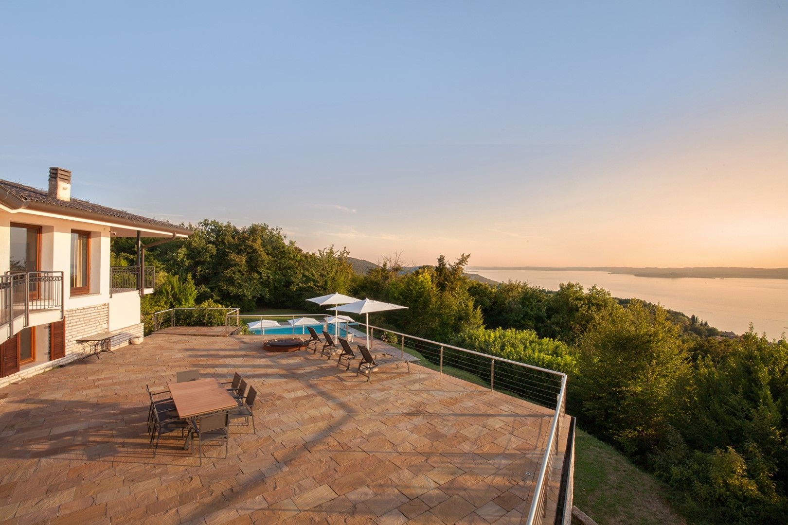 Villa Viù, Hilltop Lake Garda Villa with Private Pool, Spa and Four Double Bedrooms - Photo 9
