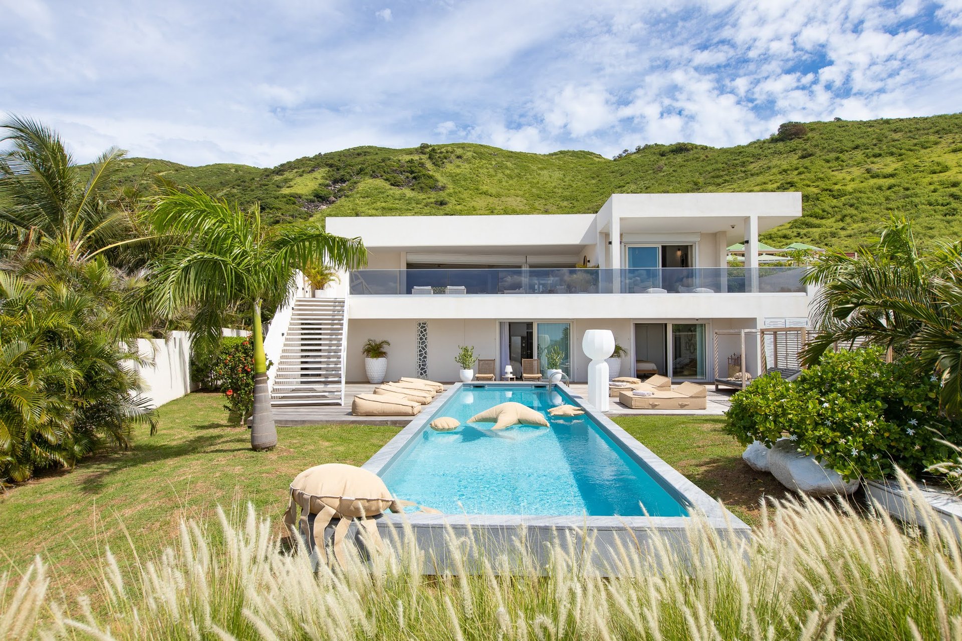 Villa Vogue Art, Five King Suites with Pinel Island Views in Cul de Sac