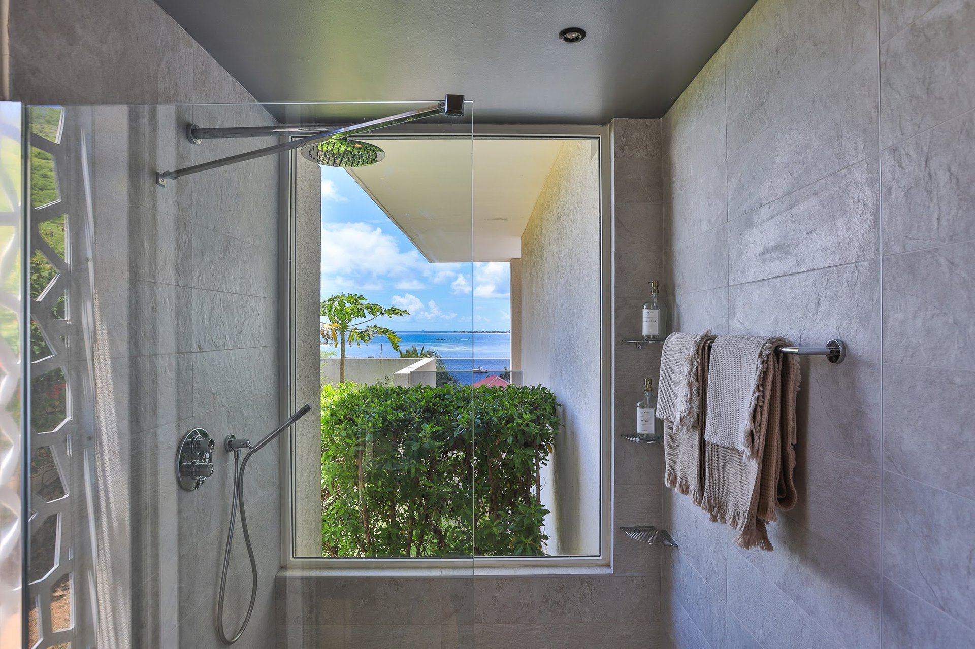 Villa Vogue Art, Five King Suites with Pinel Island Views in Cul de Sac - Photo 23