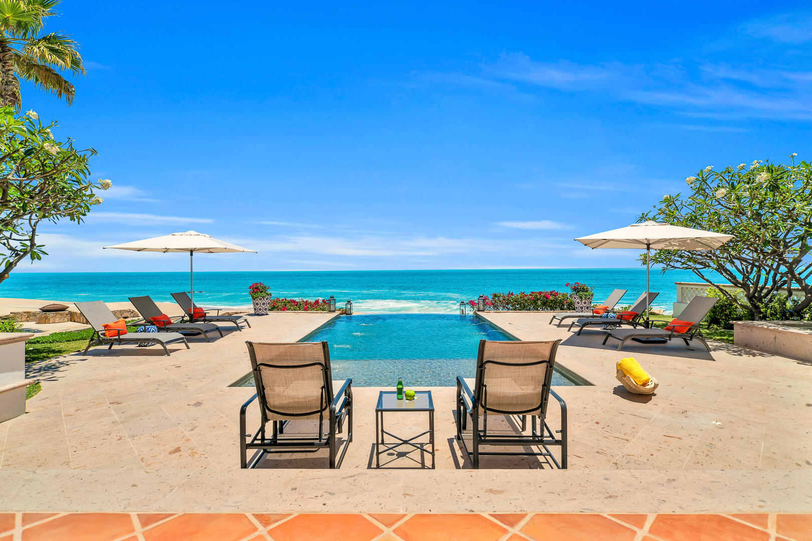 Villas del Mar 313 Beachfront Palmilla Villa with Private Sand Access Gallery 2