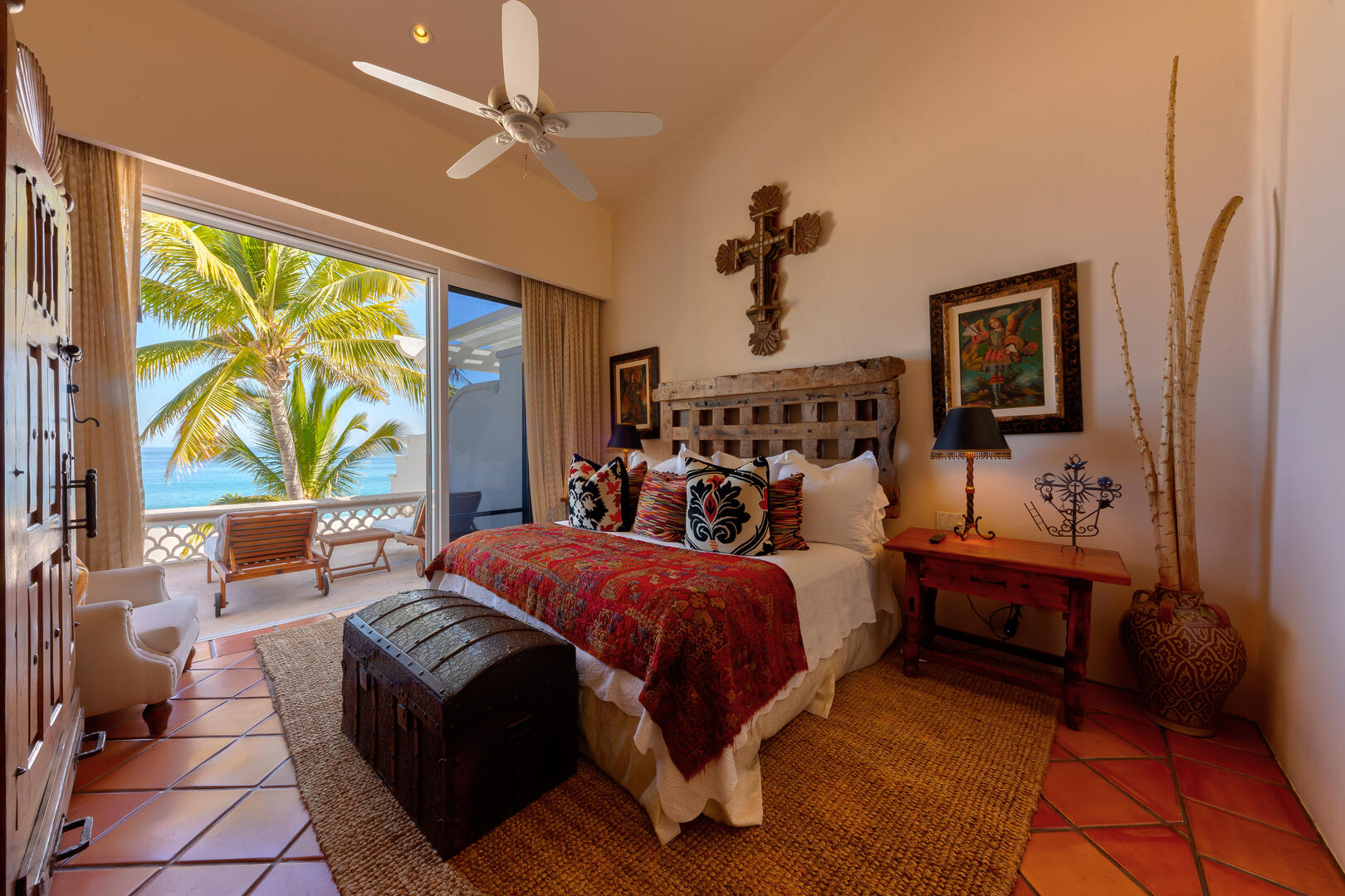 Villas del Mar 481, Beachfront Palmilla Villa with Private Pool, Cook and Butler - Photo 12