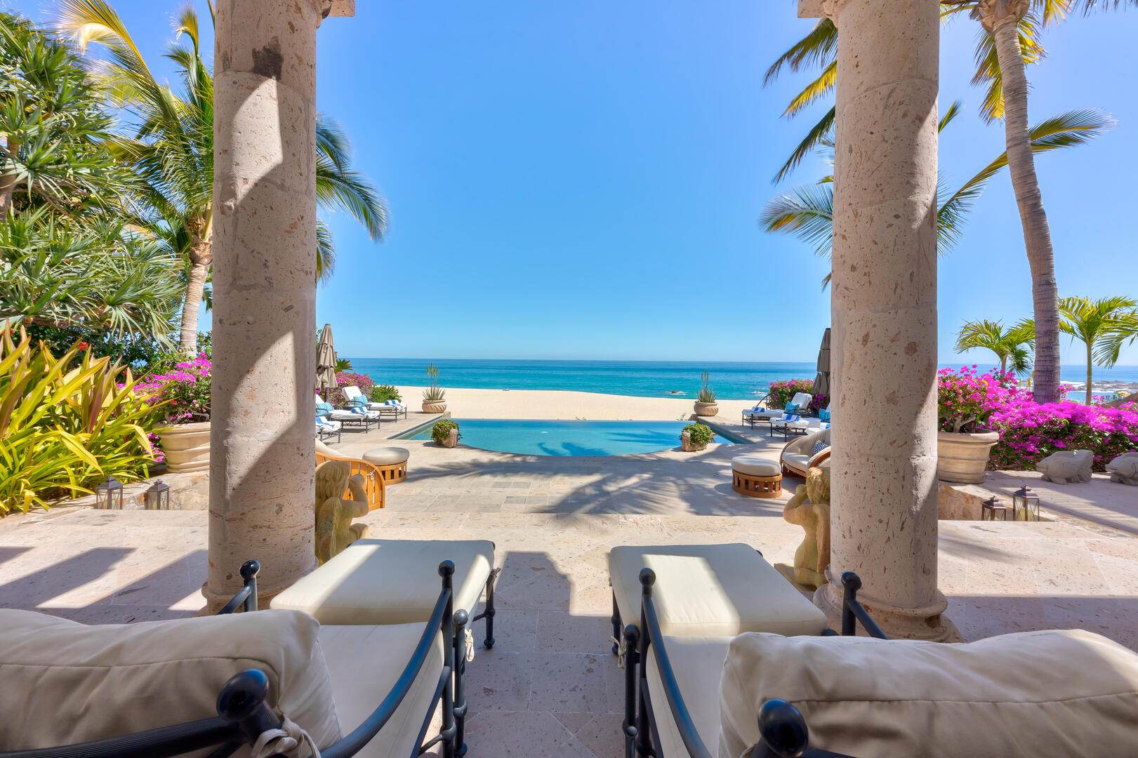 Villas del Mar 481, Beachfront Palmilla Villa with Private Pool, Cook and Butler - Photo 5