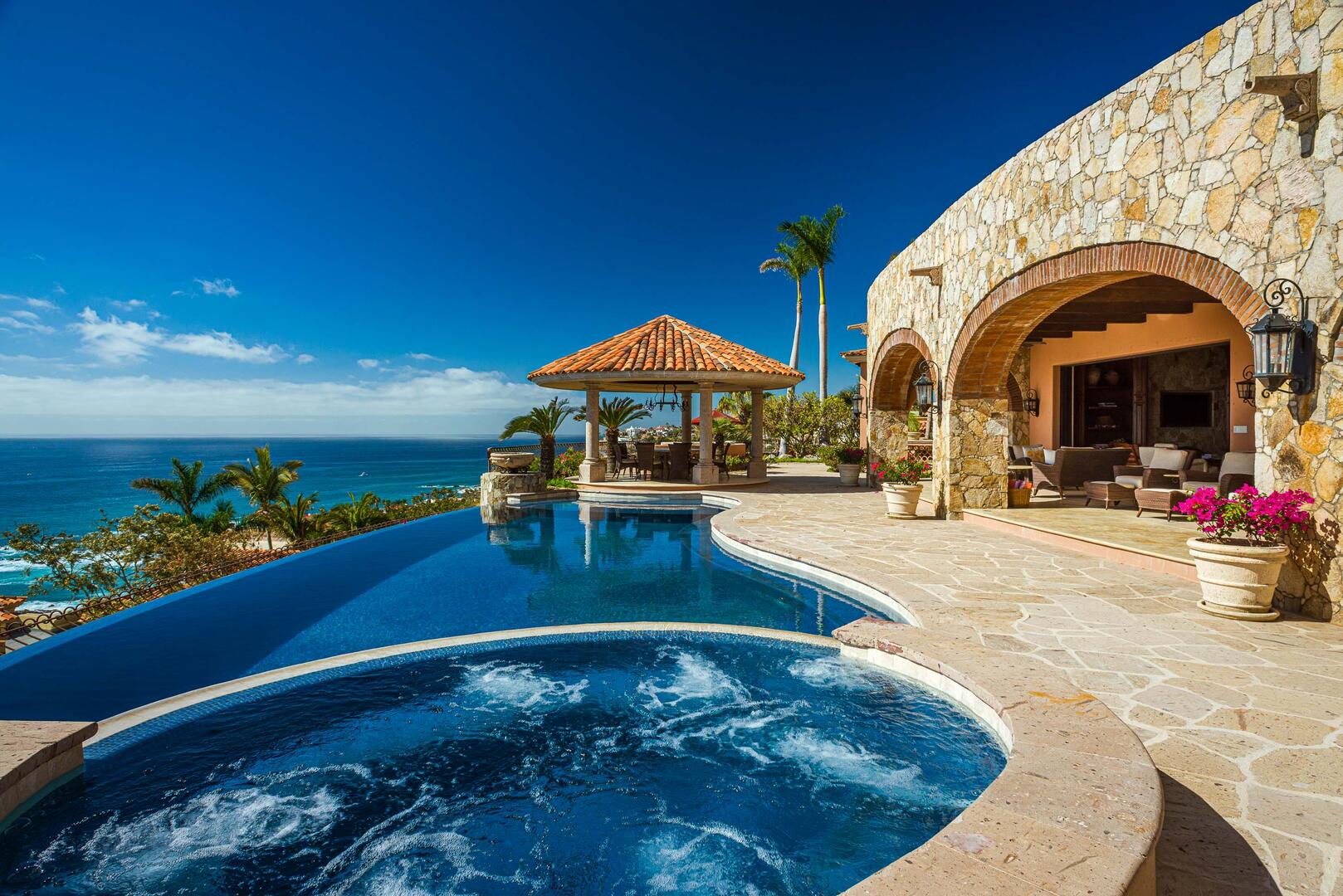Villas del Mar Hacienda 511, Ocean View Palmilla Estate with Chef, Butler and Infinity Pool