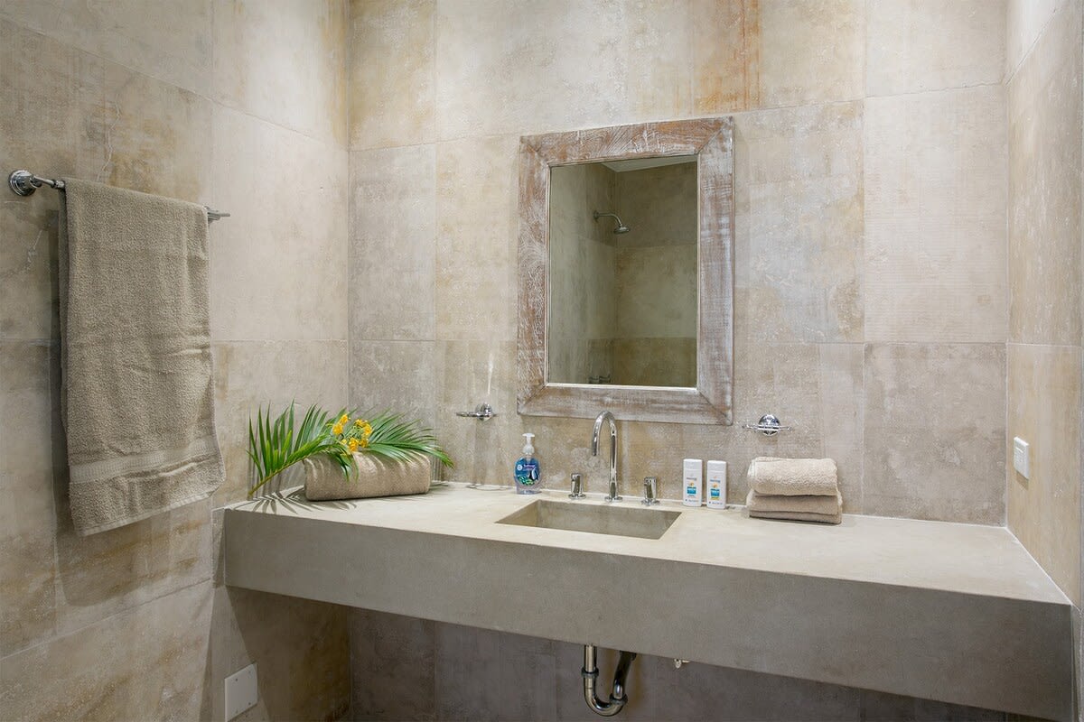 Villa Vittoria, Six King Bedrooms on the Sands of Simpson Bay - Photo 11