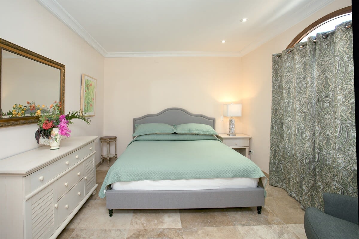 Villa Vittoria, Six King Bedrooms on the Sands of Simpson Bay - Photo 13