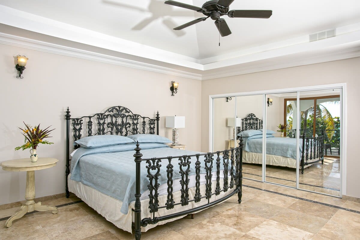 Villa Vittoria, Six King Bedrooms on the Sands of Simpson Bay - Photo 14