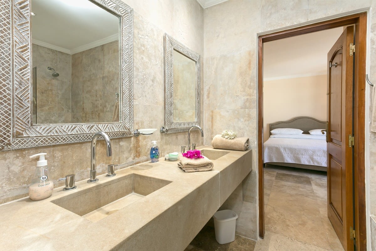 Villa Vittoria, Six King Bedrooms on the Sands of Simpson Bay - Photo 18