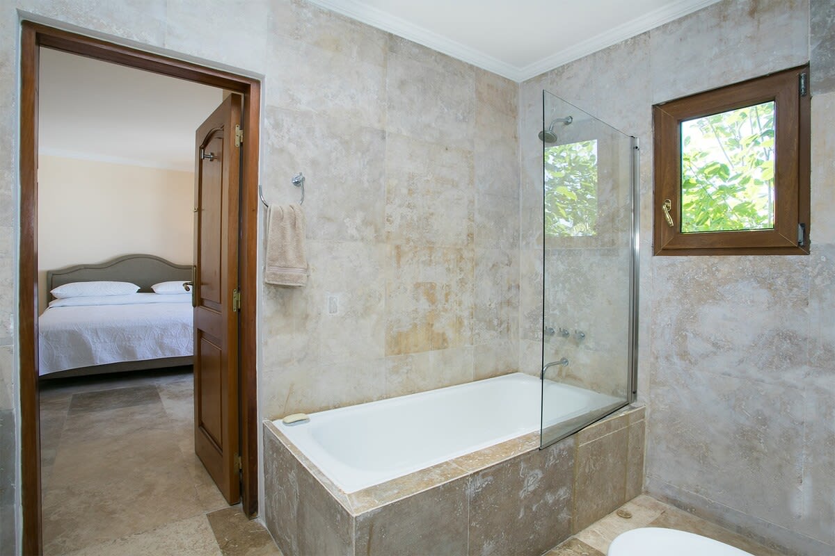 Villa Vittoria, Six King Bedrooms on the Sands of Simpson Bay - Photo 21