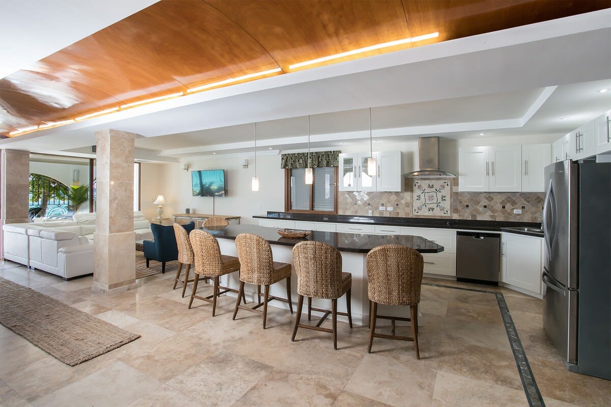 Villa Vittoria, Six King Bedrooms on the Sands of Simpson Bay - Photo 25