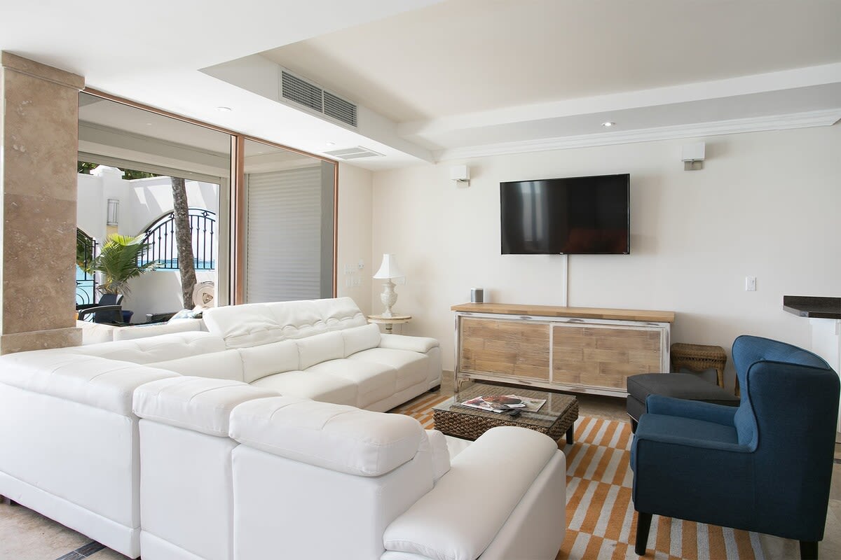 Villa Vittoria, Six King Bedrooms on the Sands of Simpson Bay - Photo 33