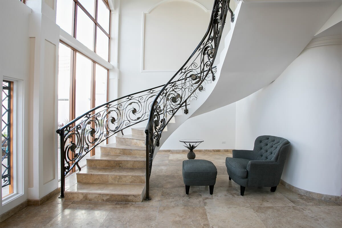 Villa Vittoria, Six King Bedrooms on the Sands of Simpson Bay Gallery 3
