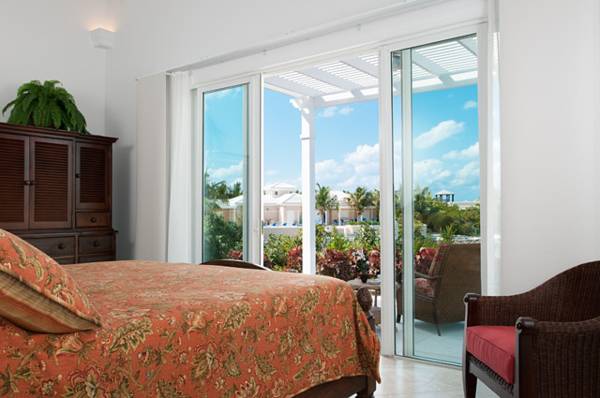 Villa Vivace, Contemporary Leeward Waterfront Villa with Private Dock and Pool - Photo 10