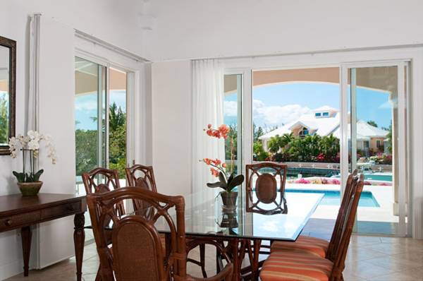 Villa Vivace, Contemporary Leeward Waterfront Villa with Private Dock and Pool - Photo 7