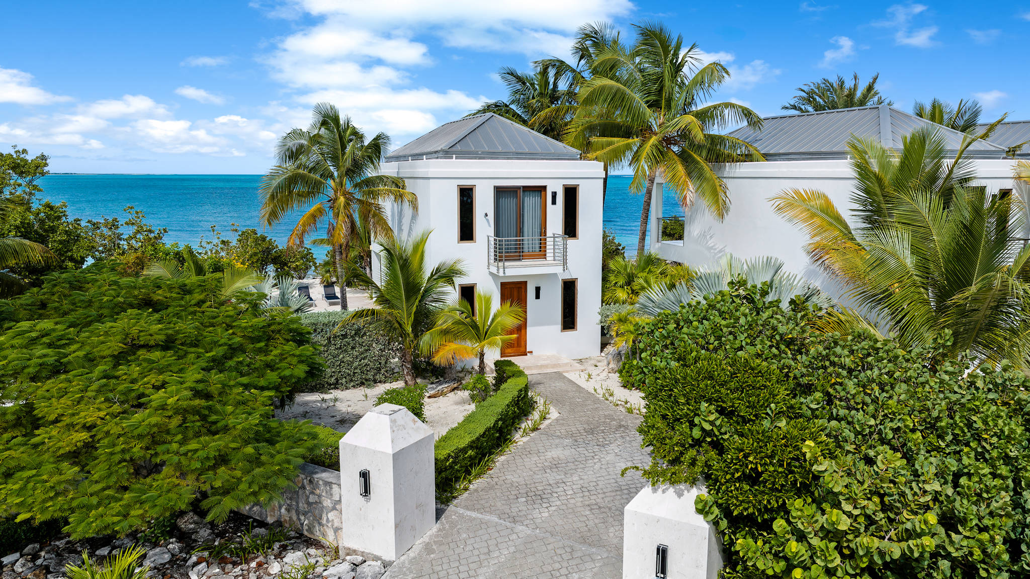 Water Edge Villa, Beachfront One-Bedroom in Turtle Cove - Photo 18