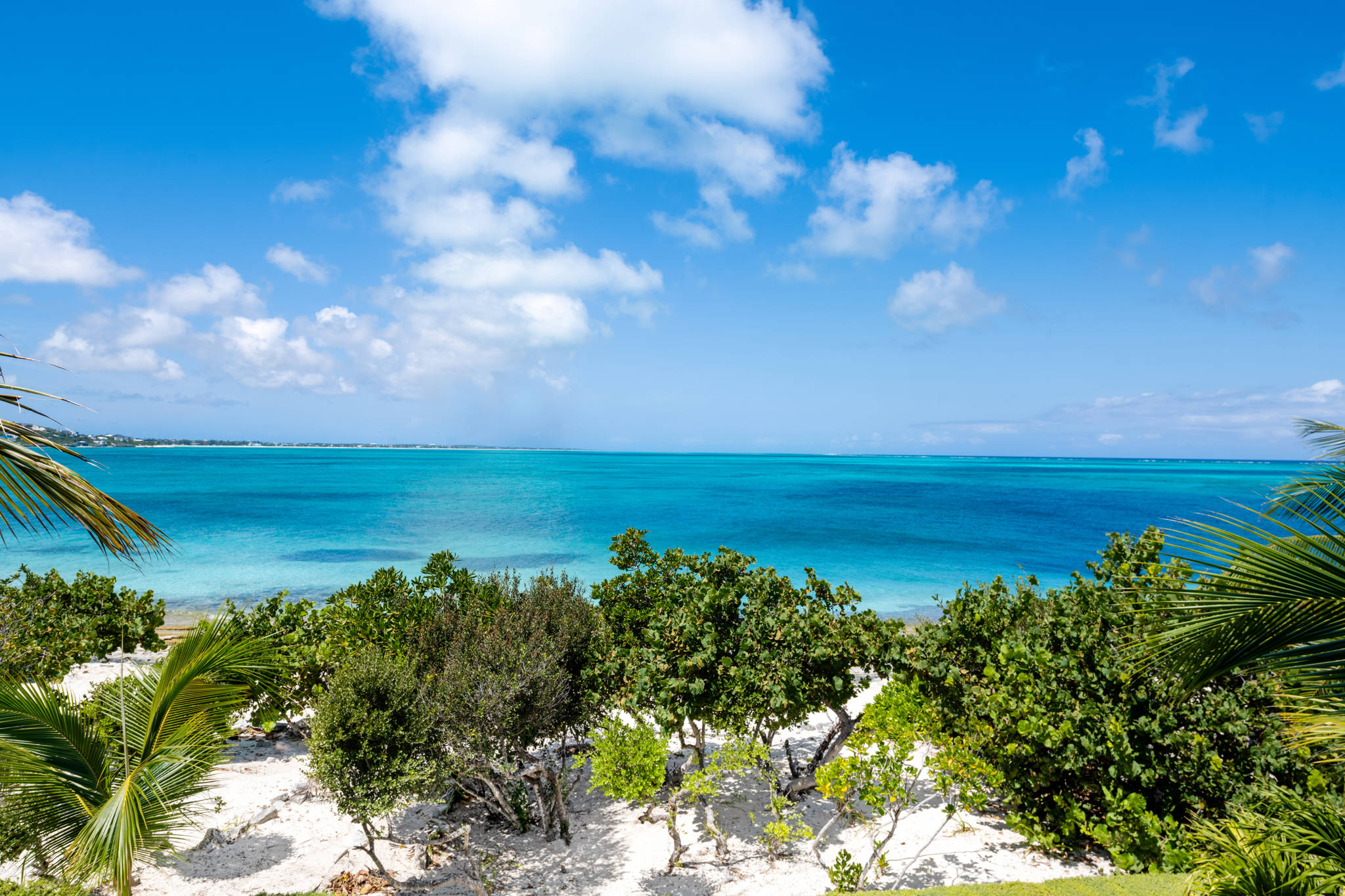 Water Edge Villa, Beachfront One-Bedroom in Turtle Cove - Photo 21