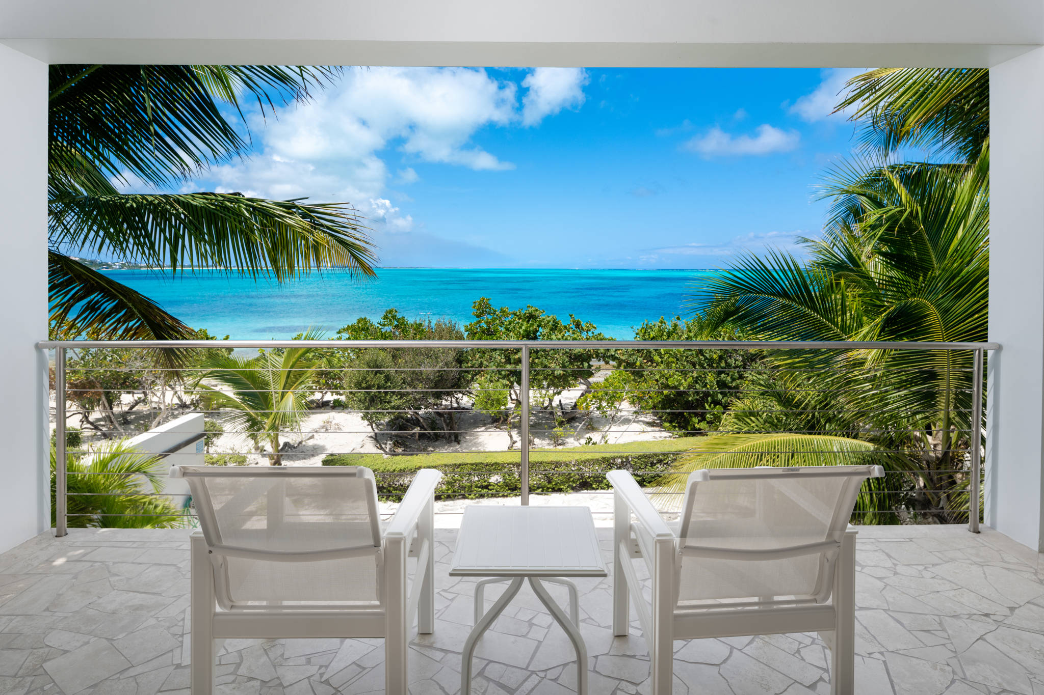 Water Edge Villa, Beachfront One-Bedroom in Turtle Cove - Photo 5